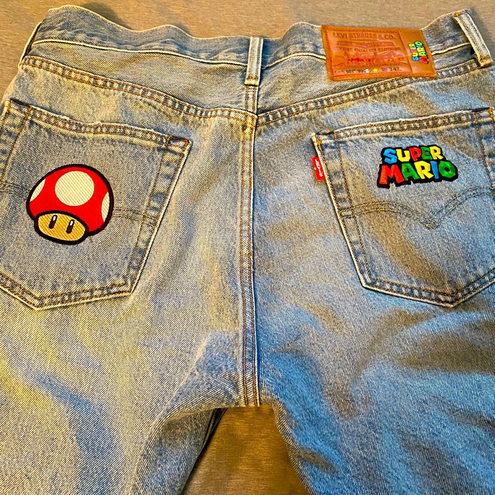 Super Mario Levi shorts